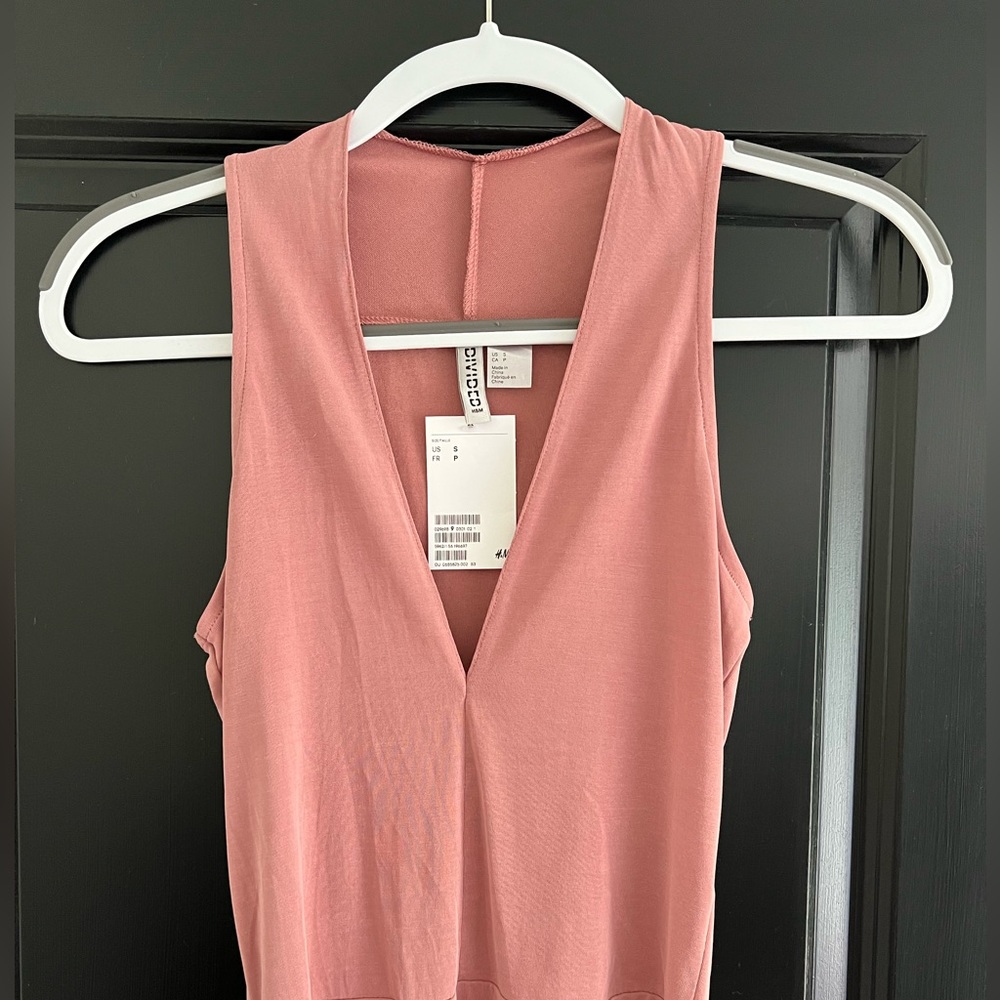 H&M Peach bodysuit size small New With Tag